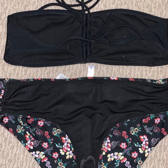 Bikini Set - Picture 3 of 3